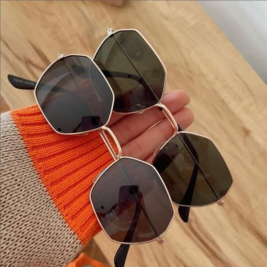 Suga Octagon Round Sunglasses – Black