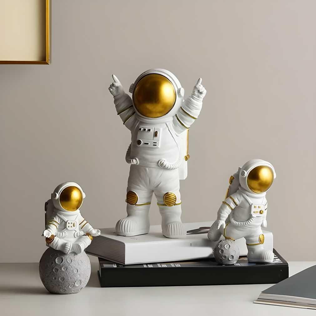 Astronaut Spaceman Statue Ornaments – Set of 3 (Golden)